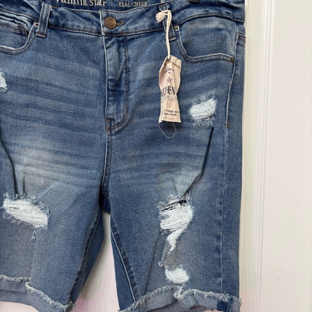 Mid Wash Distressed Denim Shorts | Vanilla Star 16 - Picture 4 of 11